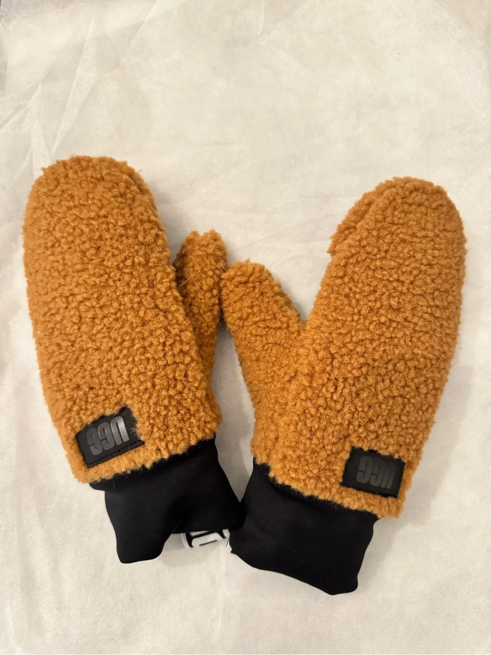 UGG Mittens